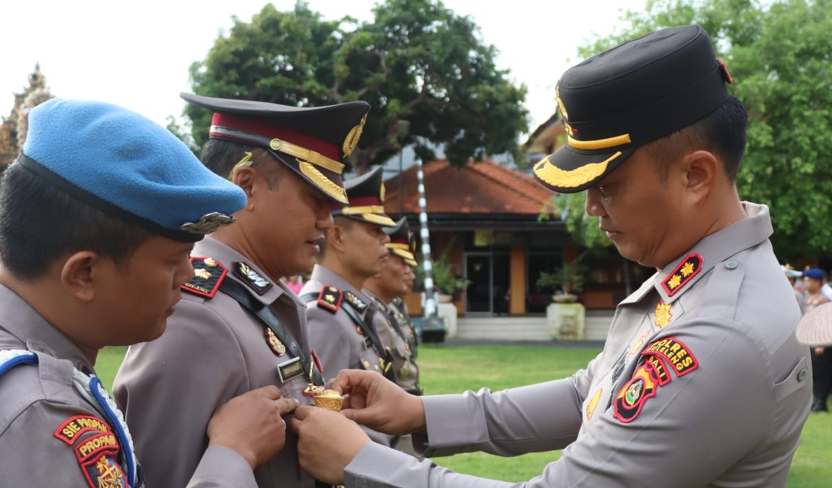 Serah terima jabatan di lingkungan Polres Buleleng, Selasa (14/1/2025).