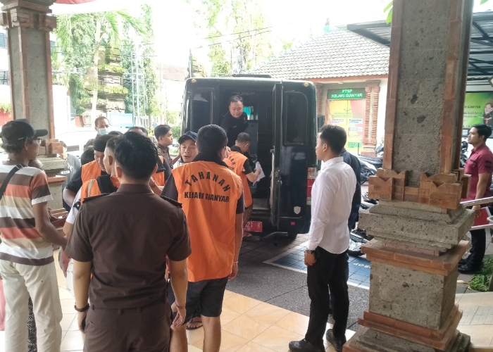 Pelimpahan ini dilakukan oleh Polres Gianyar pada Kamis (16/1/2025) di Ruang Tahap II Kejaksaan Negeri Gianyar.