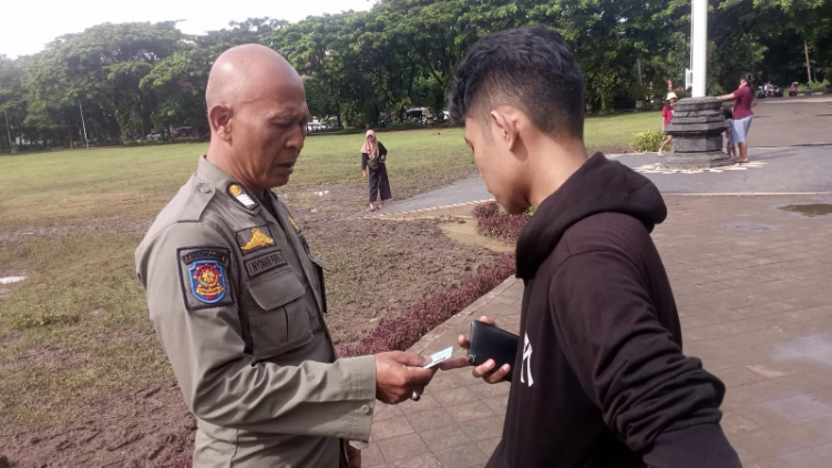 Pol PP Denpasar mengantisipasi kerusakan fasilitas umum akibat perburuan Koin Jagat