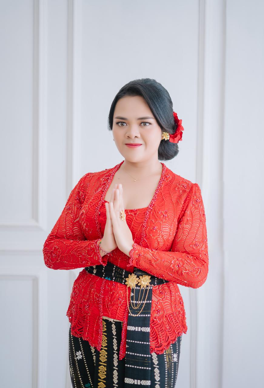ANAK BUPATI: Meski sebagai anak dari Bupati Karangasem, Ni Kadek Yulita Sinta Dewi enggan bawa-bawa nama orangtuanya saat pileg.