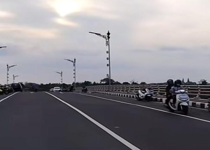 Tangkapan layar situasi Jembatan Merah pasca pedagang ditertibkan.
