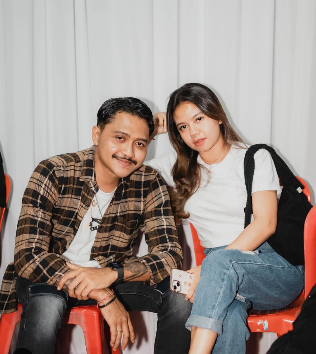 Penyanyi Koplo Bali, Bagus Wirata bersama sang istri Erika Dewi