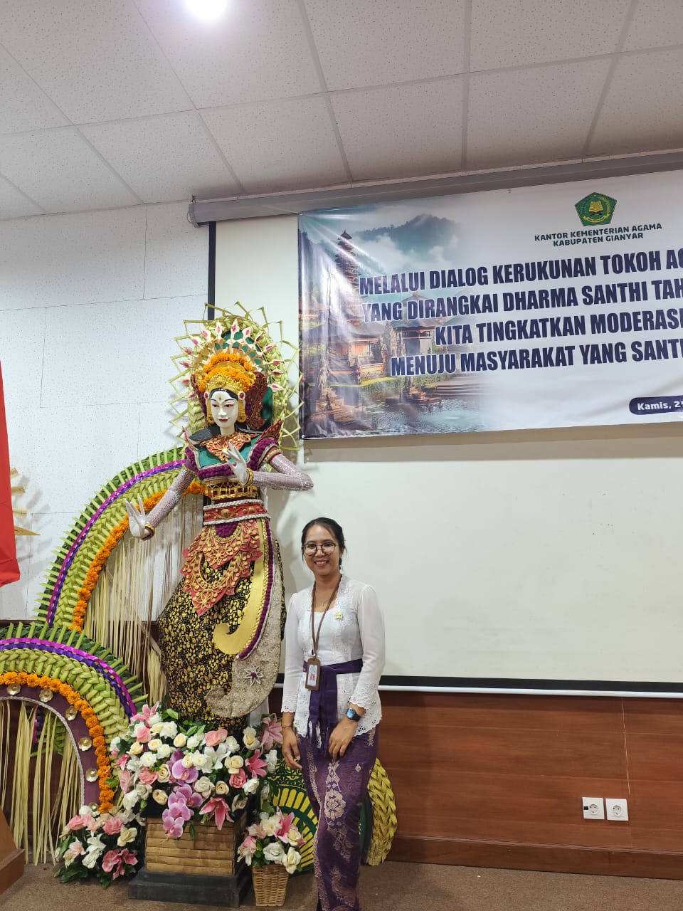 PENYULUH : Penyuluh Agama Hindu, Kementerian Agama Kantor Kabupaten Gianyar, Ni Wayan Ekayanti.
