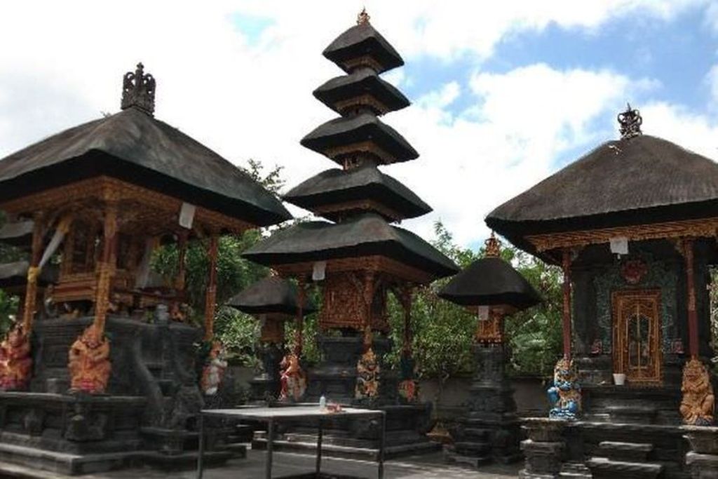 Pura Tamansari Agung yang terletak di Jalan Raya Canggu, Banjar Anyar Kaja, Kelurahan Kerobokan, Kecamatan Kuta Utara, Badung, Bali