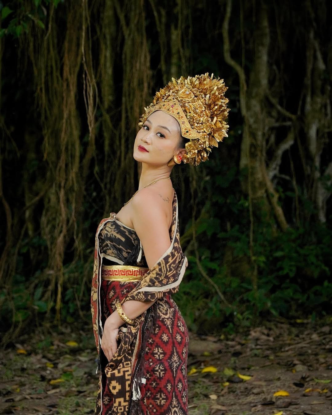 TOTALITAS: Echa Laksmi, konten kreator cantik asal Bali, totalitas angkat budaya tradisional dengan sentuhan modern.