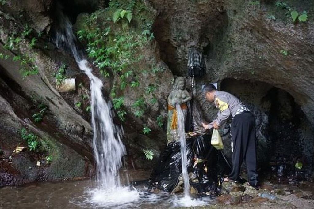 Pasiraman Jaga Satru di Banjar Buungan, Desa Tiga, Kecamatan Susut, Bangli, Bali