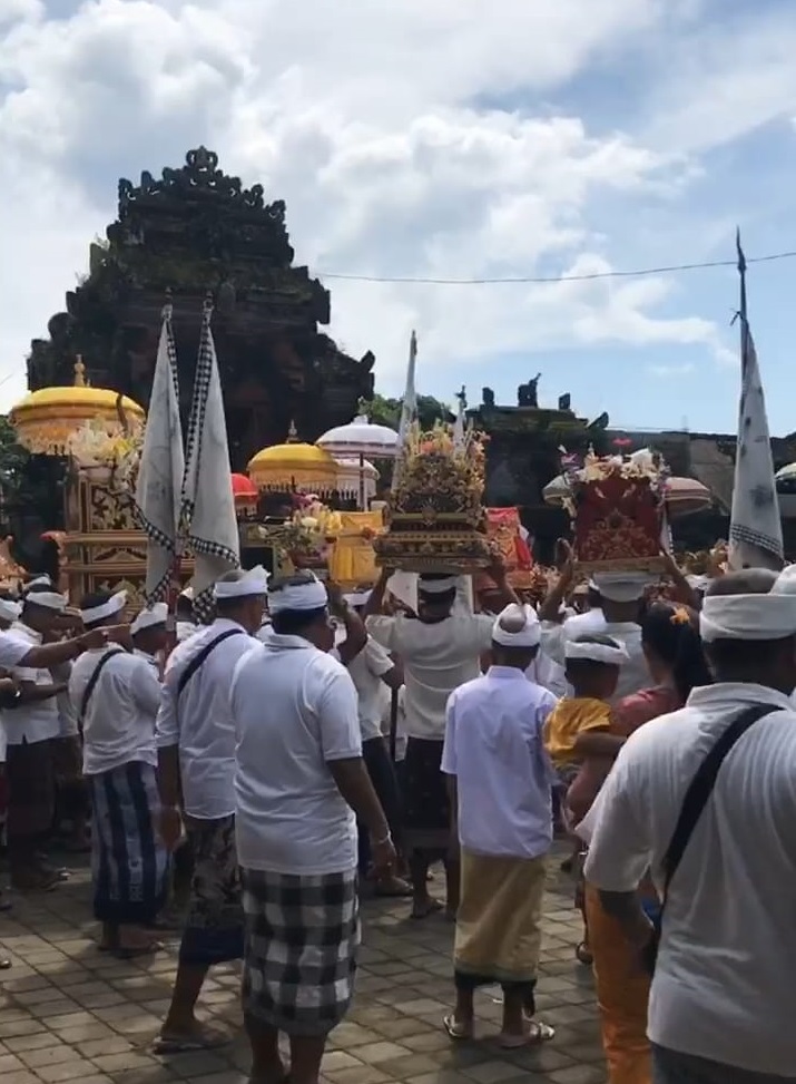 TRADISI : Prosesi tradisi Dug-Dug Mong.