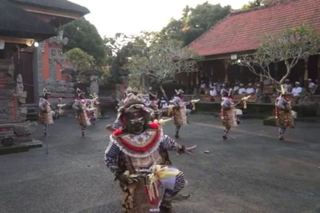 Tari Baris Bugbug di Bangli
