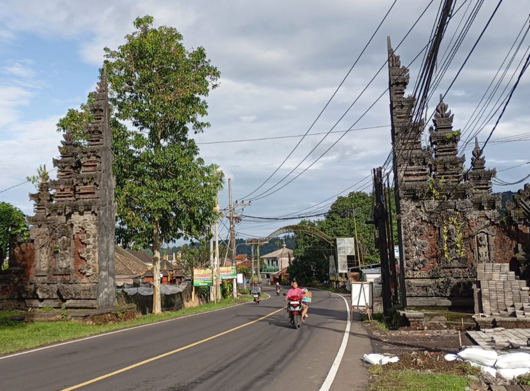 Tapal Batas perbatasan antara Buleleng-Tabanan di Desa Pancasari, Kecamatan Sukasada, Buleleng