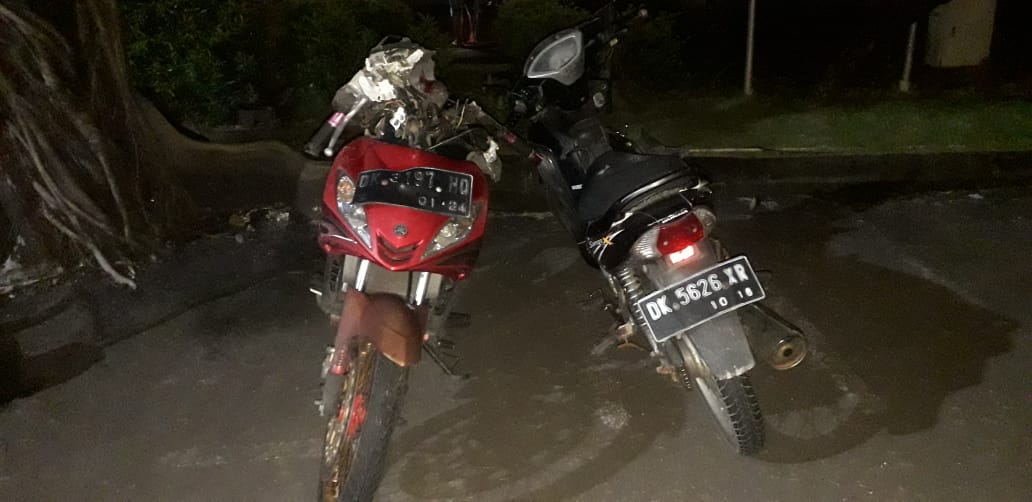 Dua sepeda motor yang terlibat kecelakaan, di Bali.