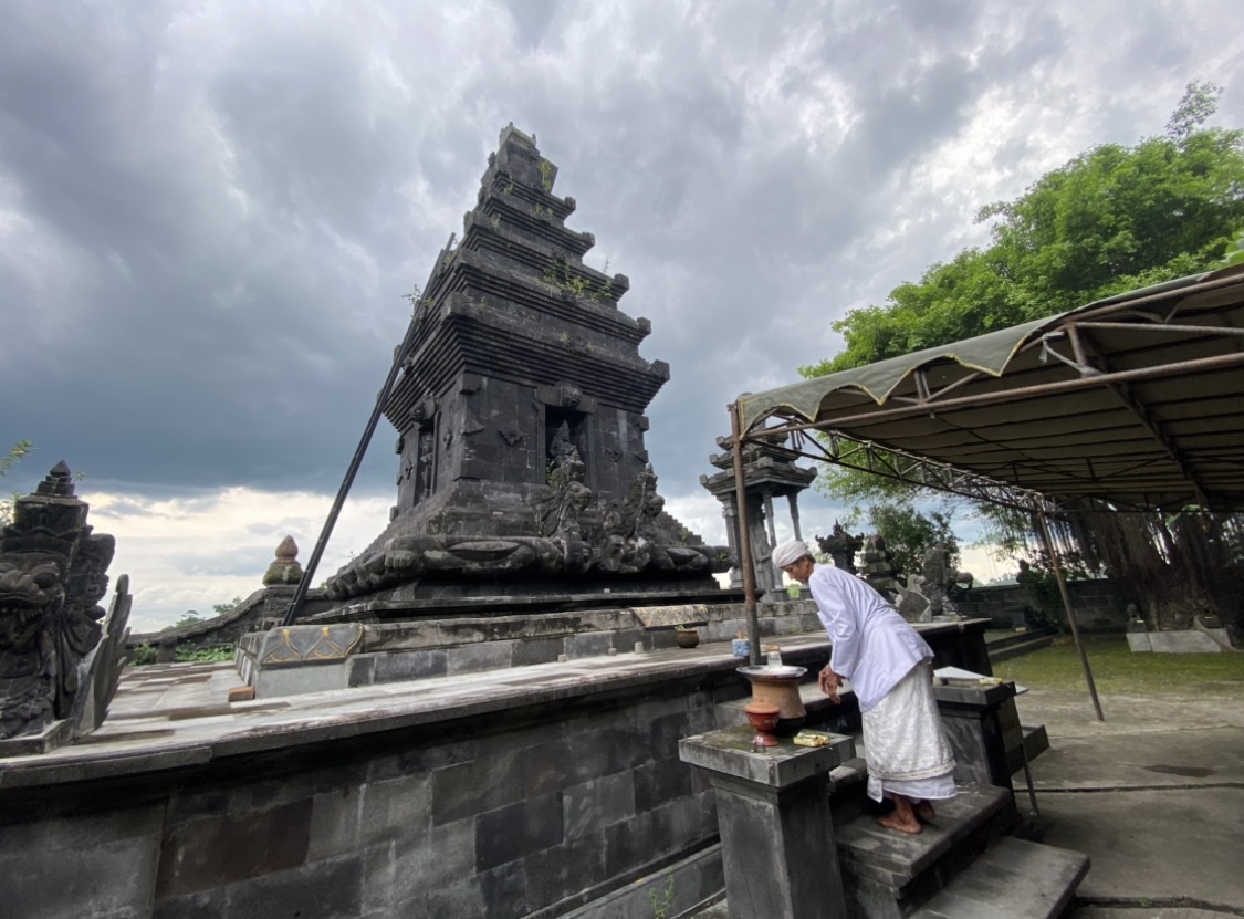 Pelinggih utama dari Pura Palenggahan Ida Bhatara Mpu Bharadah, di Desa Pamenang, Kecamatan Pagu, Kabupaten Kediri, Jawa Timur.