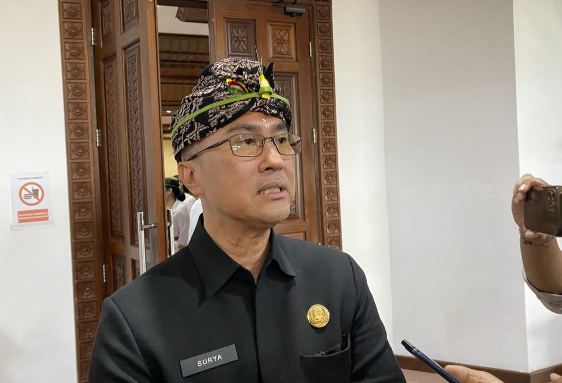 Sekda Badung, Ida Bagus Surya Suamba saat menjelaskan program besutan Bupati dan Wakil Bupati Badung Terpilih Adicipta, ada pembatasan.