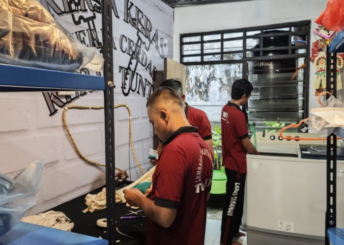Pelatihan laundry bagi warga binaan di Lapas Tabanan sesuai dengan Undang-Undang Nomor 22 Tahun 2022 tentang Pemasyarakatan.