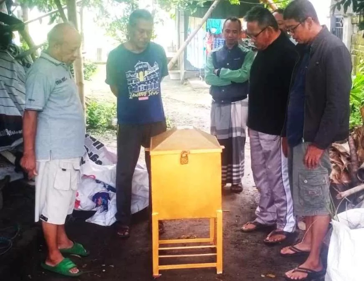 Barang bukti kotak amal yang dicuri oleh tiga pria di Buleleng