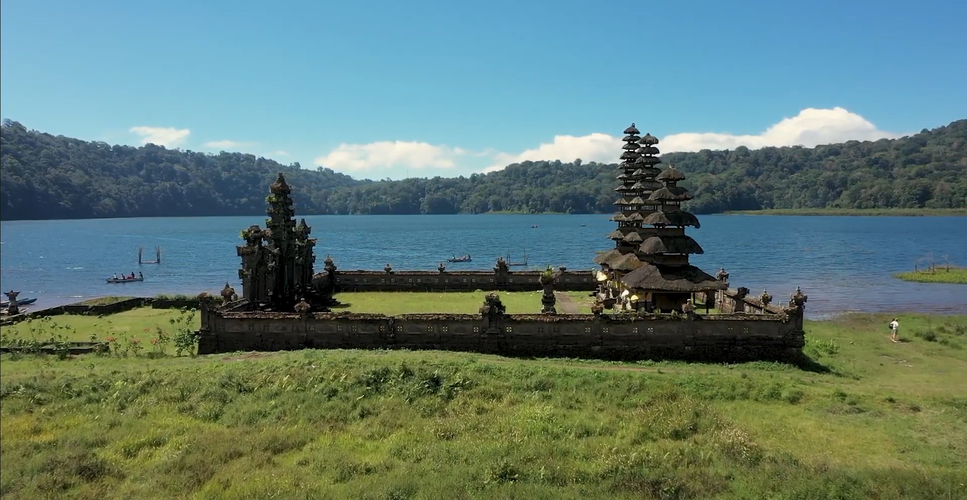 Danau Tamblingan dan Alas Mertajati yang kelestariannya dijaga oleh masyarakat adat Catur Desa Adat Dalem Tamblingan