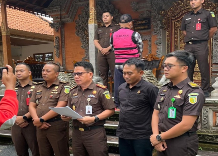 Kejaksaan Negeri Klungkung saat merilis tersangka kasus korupsi BUMDes Kerta Laba beberapa waktu lalu.