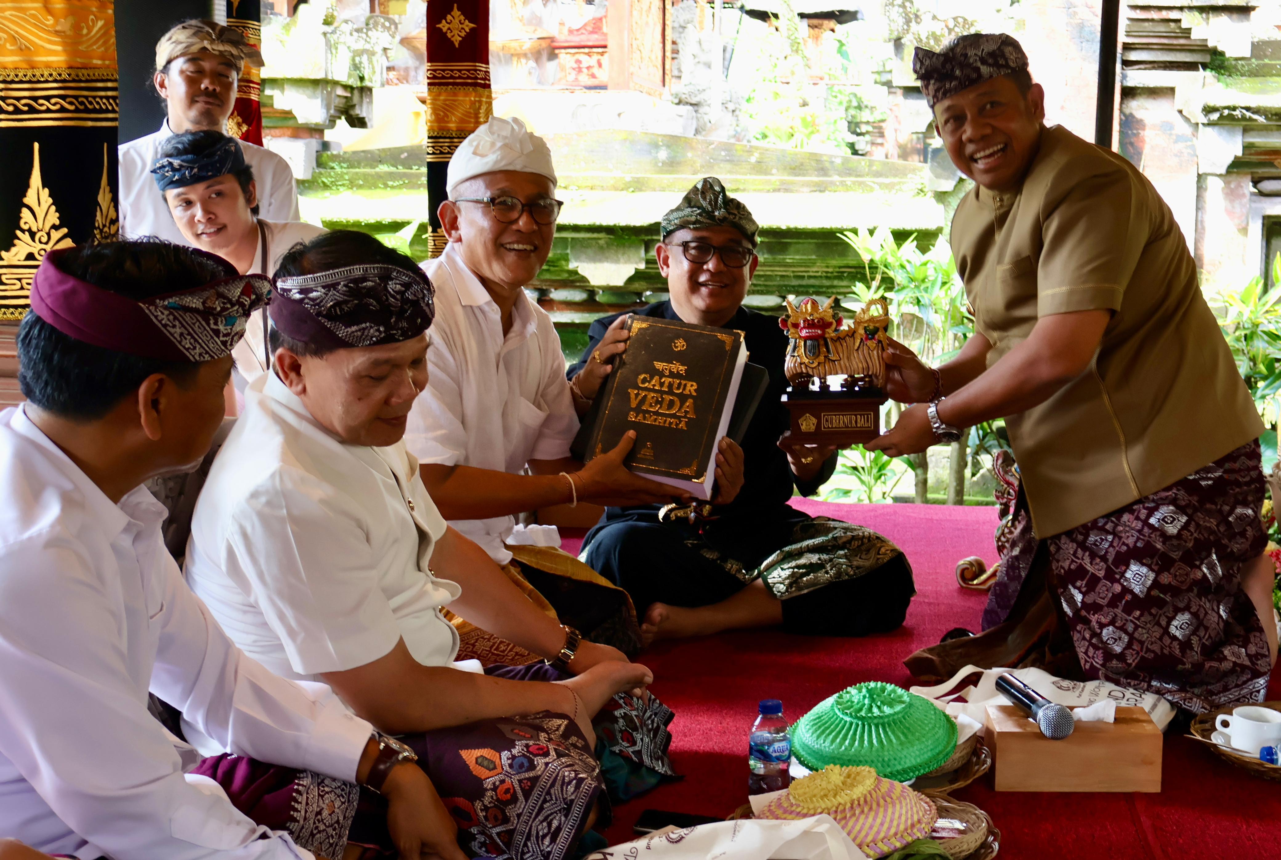 PAMITAN: Menjelang akhir masa jabatannya, Penjabat (Pj.) Gubernur Bali Sang Made Mahendra Jaya kembali melaksanakan temu wirasa di Puri Kauhan, Ubud, Gianyar, Senin (3/2)