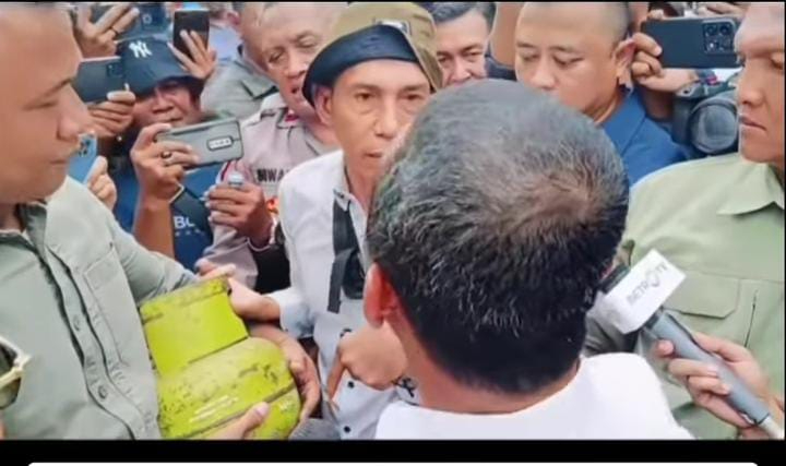 Akun media sosial Menteri Bahlil diserbu warganet
