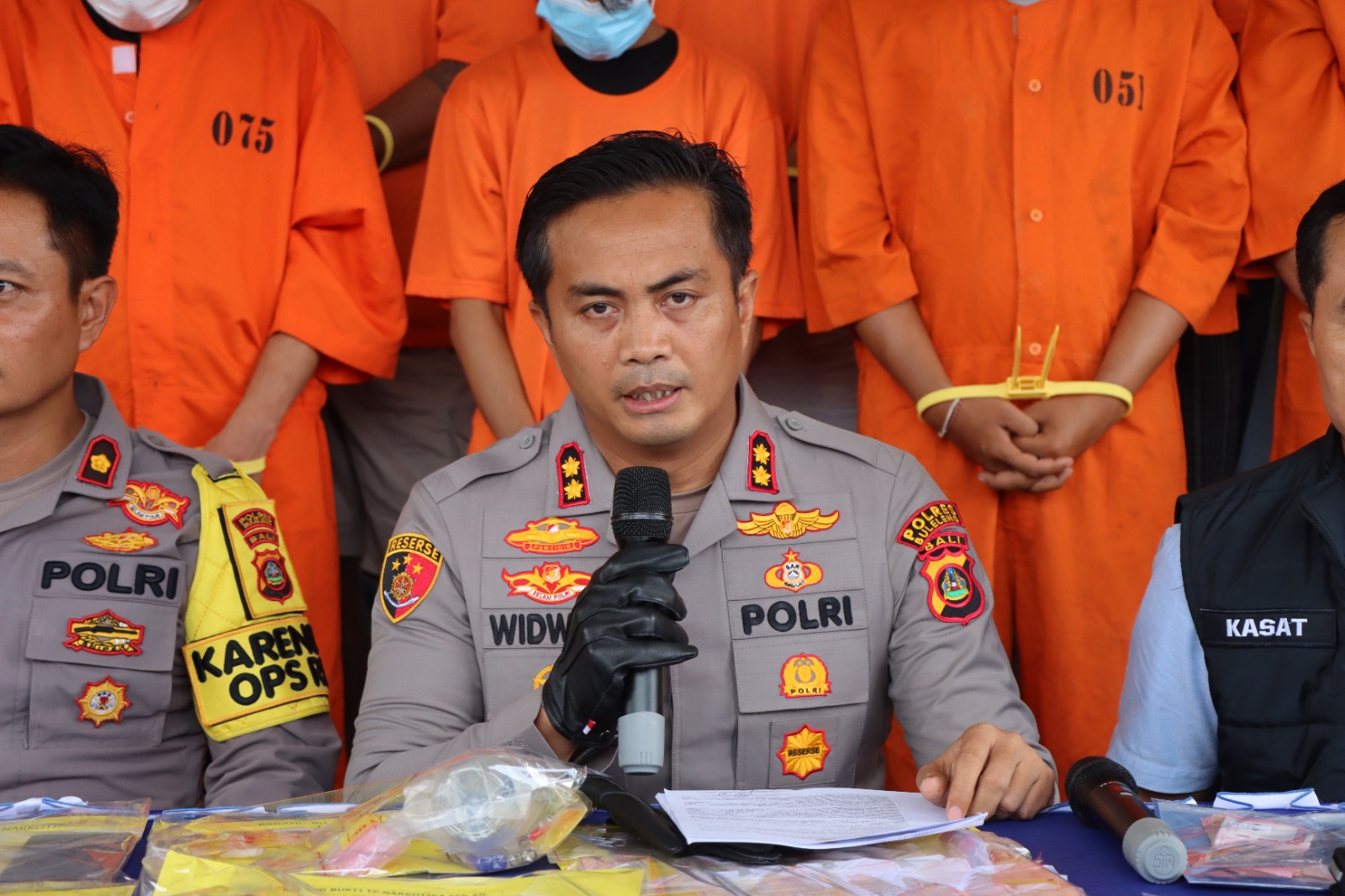 Kapolres Buleleng, AKBP Ida Bagus Widwan Sutadi saat melakukan rilis pengungkapan kasus narkotika di Buleleng.