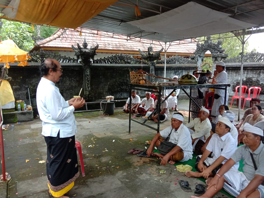UPACARA : Penjelasan makna upacara ngingkup setelah meajar-ajar oleh Ida Pandita Mpu Nabe Siwananda Wiradharma Jaya Dangka.