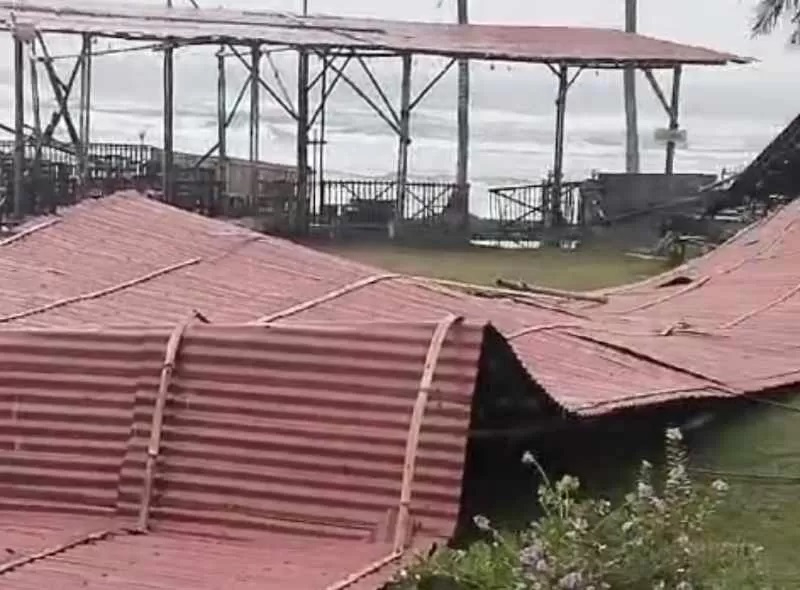 Kondisi rumah yang rusak akibat angin kencang di Jembrana