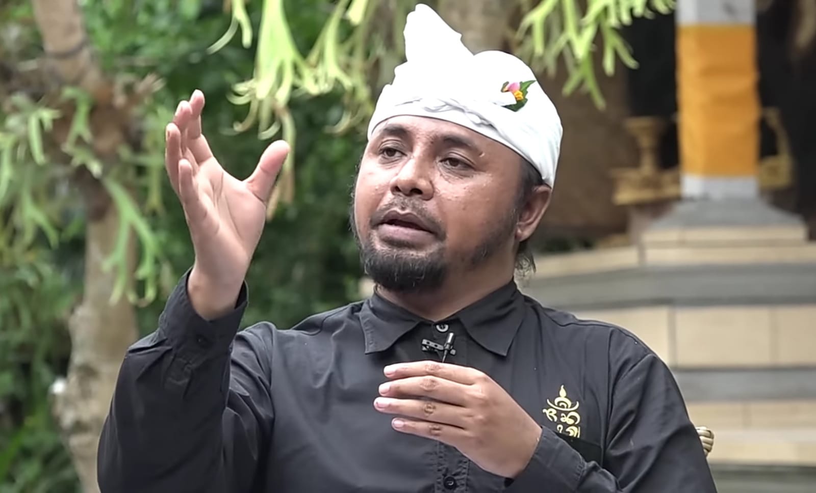 Penekun Lontar dari Geria Sunia Tampaksiring Gianyar, Ida Bagus Made Bhaskara