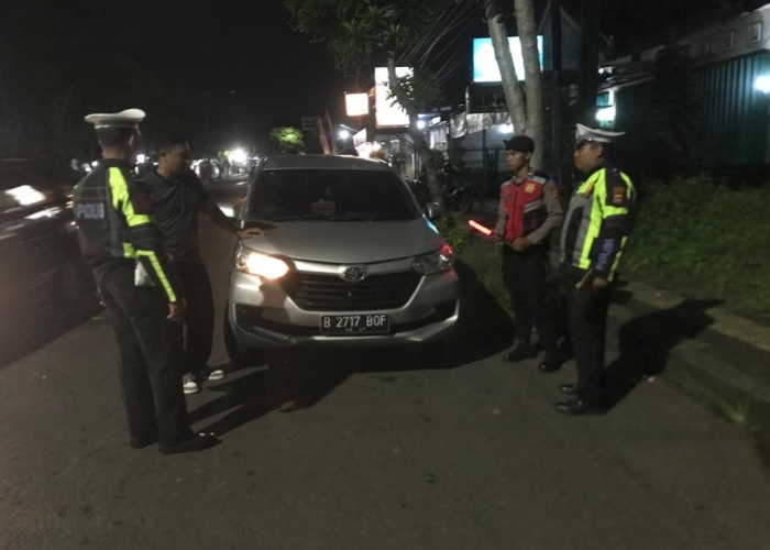 OPERASI KESELAMATAN : Satuan Lalulintas (Satlantas) Polres Jembrana saat pelaksanaan Operasi Keselamatan Agung 2025.