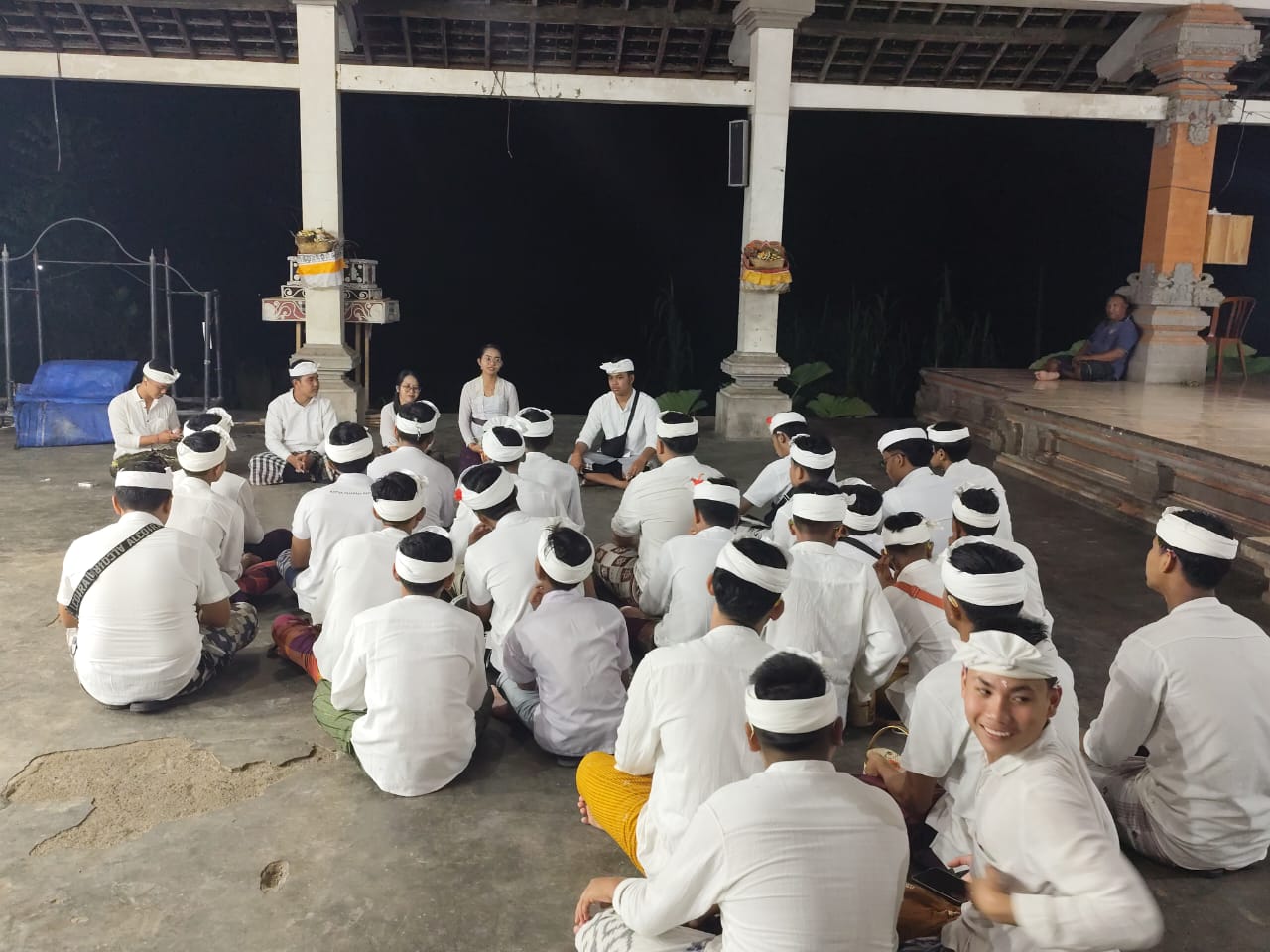 AGAMA : Generasi muda Hindu tengah diberikan pemahaman agama.