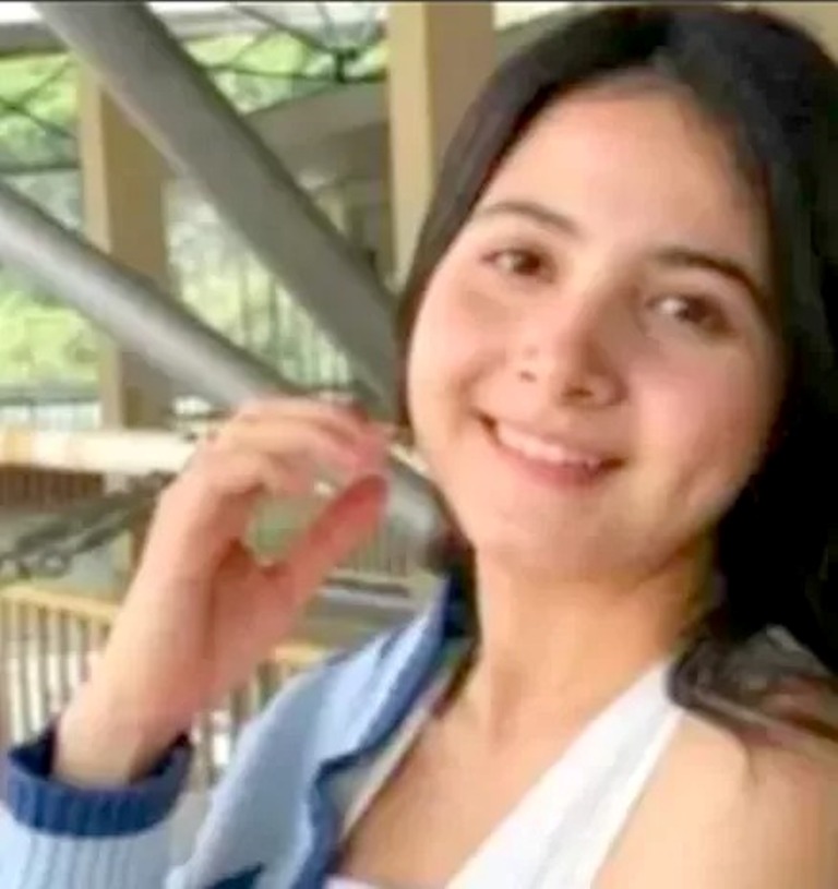 DUA VIDEO: Bulan Sutena dikaitkan dengan film terbarunya usai viral dengan beredarnya videonya di media sosial.