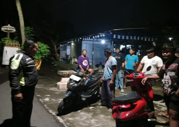 LAKA : Kecelakaan tunggal terjadi di Jalan Raya Saba, tepat di depan Rumah Agung Raka, Desa Saba, Kecamatan Blahbatuh, Kabupaten Gianyar, pada Senin dini hari (17/2) sekitar pukul 02.00 WITA.