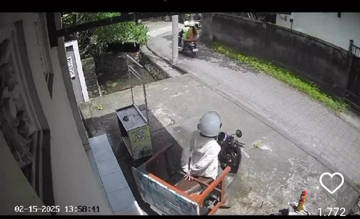 VIRAL terekam CCTV aksi pencurian meja di siang bolong