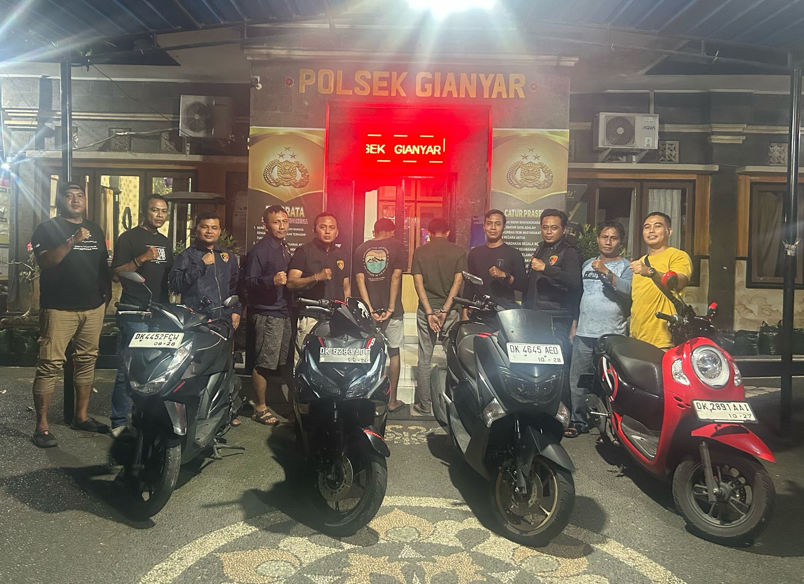 Unit Reskrim Polsek Gianyar meringkus dua pelaku spesialis curanmor pada Selasa (18/2/2025) dini hari.