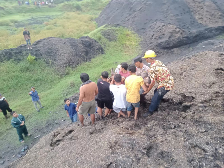Diduga tersambar petir, remaja 13 tahun tewas hendak  mencari jamur blotong