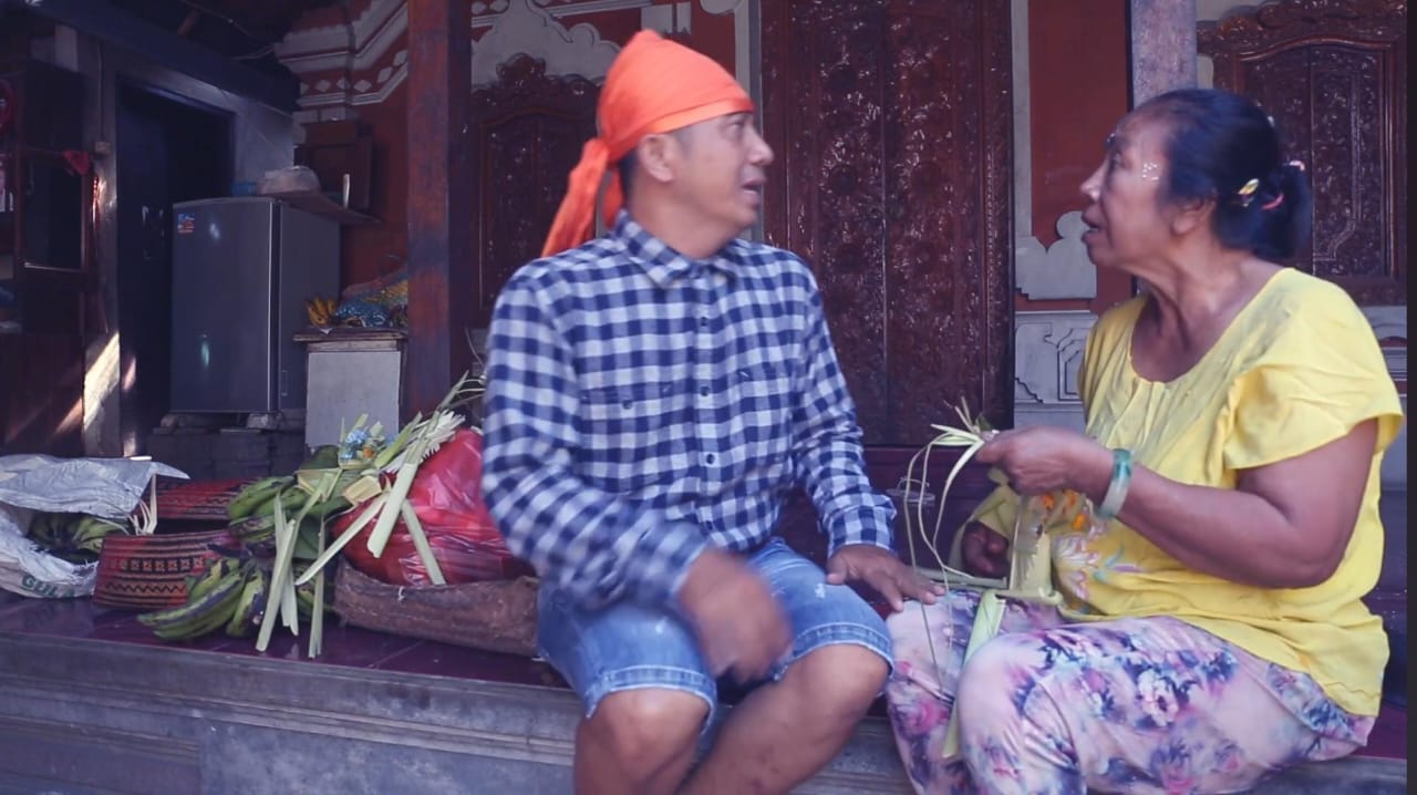 Jro Wayan Dersi (kanan)