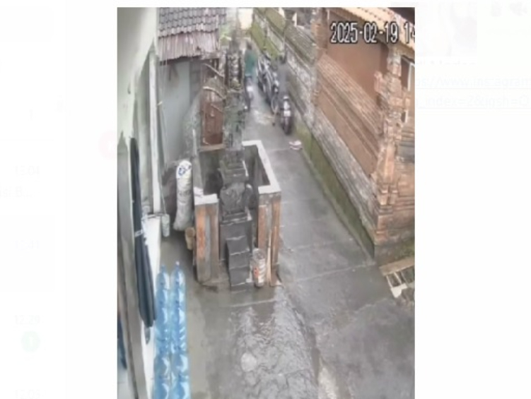 Pencurian sepeda motor terekam kamera CCTV