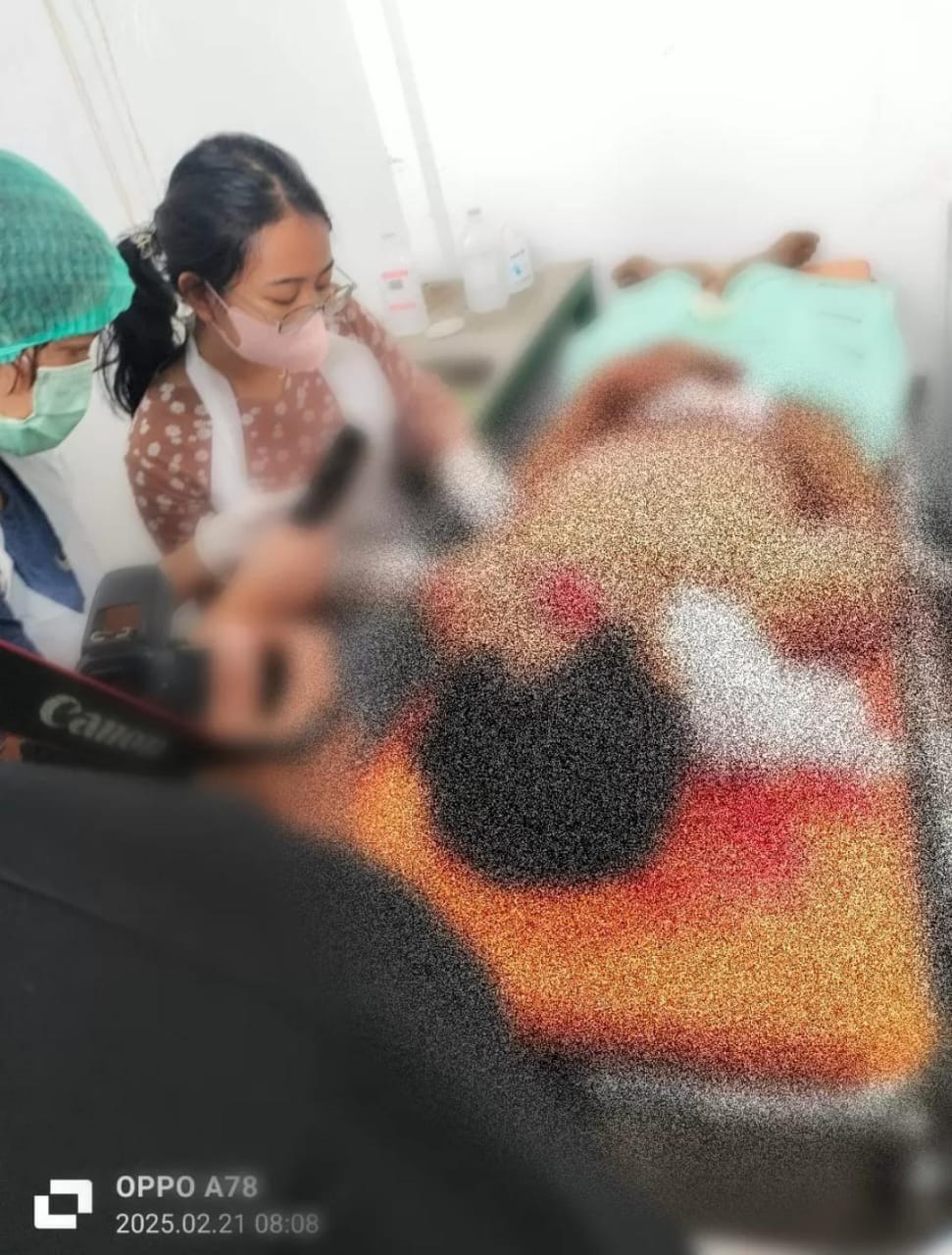 Jenazah Wahyudi, di rumah sakit setempat, usai menjadi korban begal di tanah rantau, di Papua. Tepatnya di Pelabuhan Aikai Enarotali, Kampung Aikai, Distrik Paniai Timur