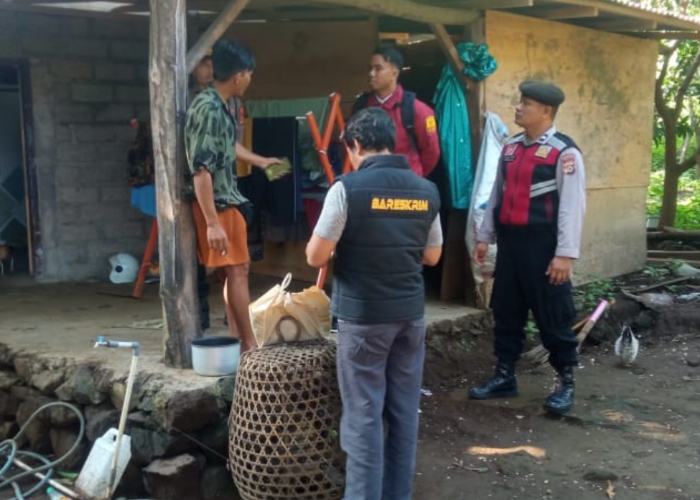 KEMALINGAN: Rumah milik I Nyoman Sabar di Banjar Dinas Muntig, Desa Tulamben, Kecamatan Kubu disatroni maling, Senin (24/2) dini hari.