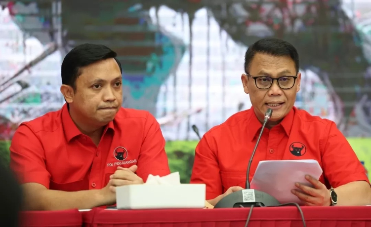 Juru bicara PDIP, Ahmad Basarah menggelar konferensi pers di kantor DPP PDIP, Jalan Diponegoro, Jakarta Pusat, Selasa (25/2) malam.