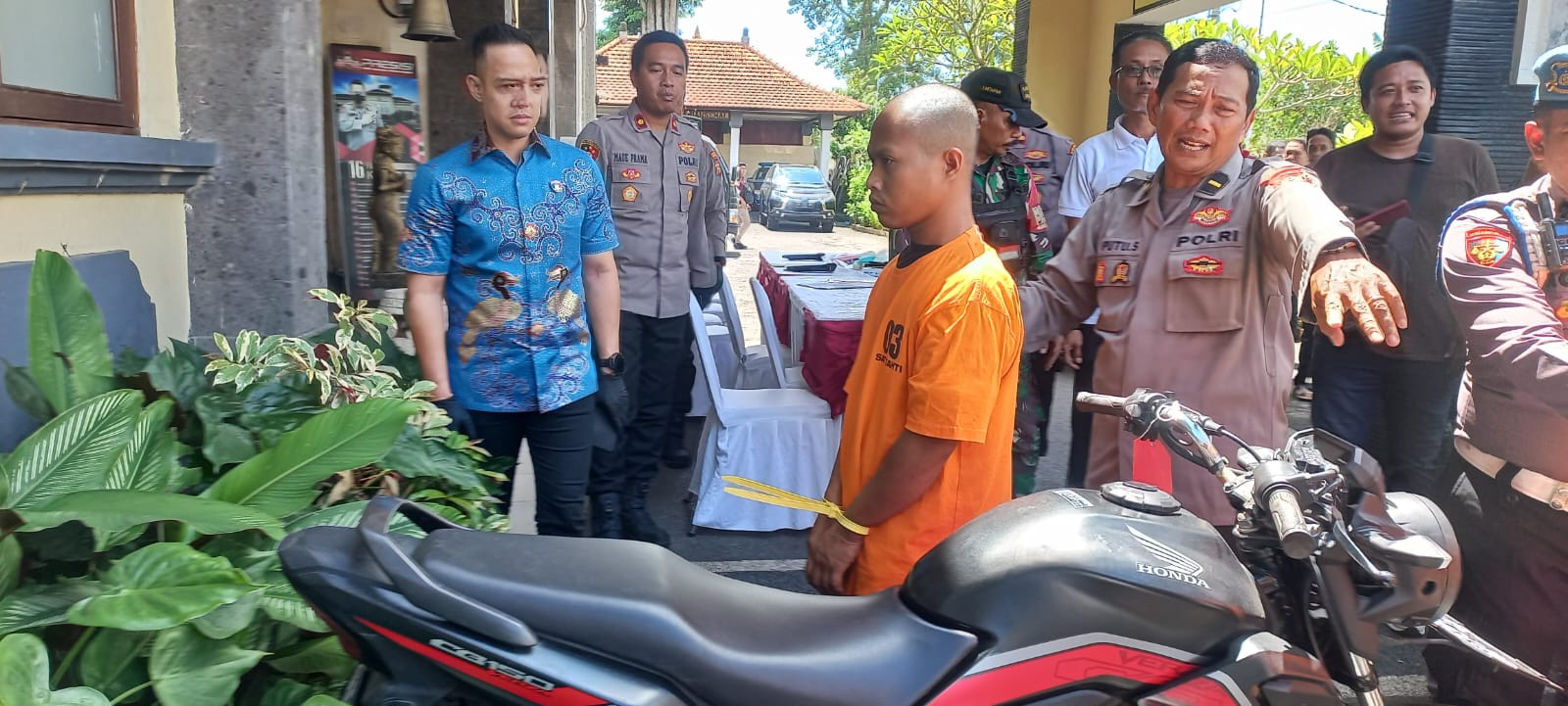 DIRINGKUS: Mifta ditangkap di Jember dan kini harus mempertanggungjawabkan perbuatannya di mata hukum. (Bali Express/Istimewa)