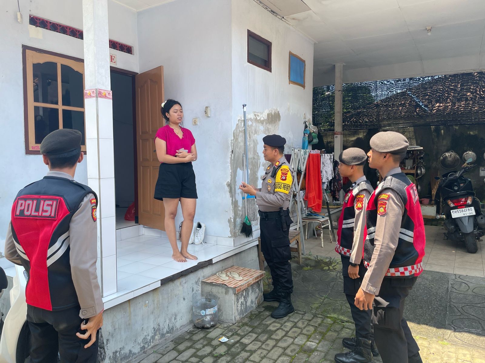 Satgas Preventif Polres Jembrana melakukan sidak disejumlah kos-kosan yang berada diwilayah Kecamatan Jembrana, Kabupaten Jembrana, Selasa (4/3/2025).