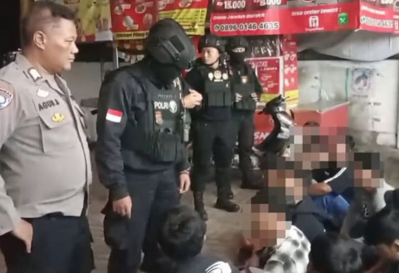 Polisi Cirebon membubarkan balap lari liar