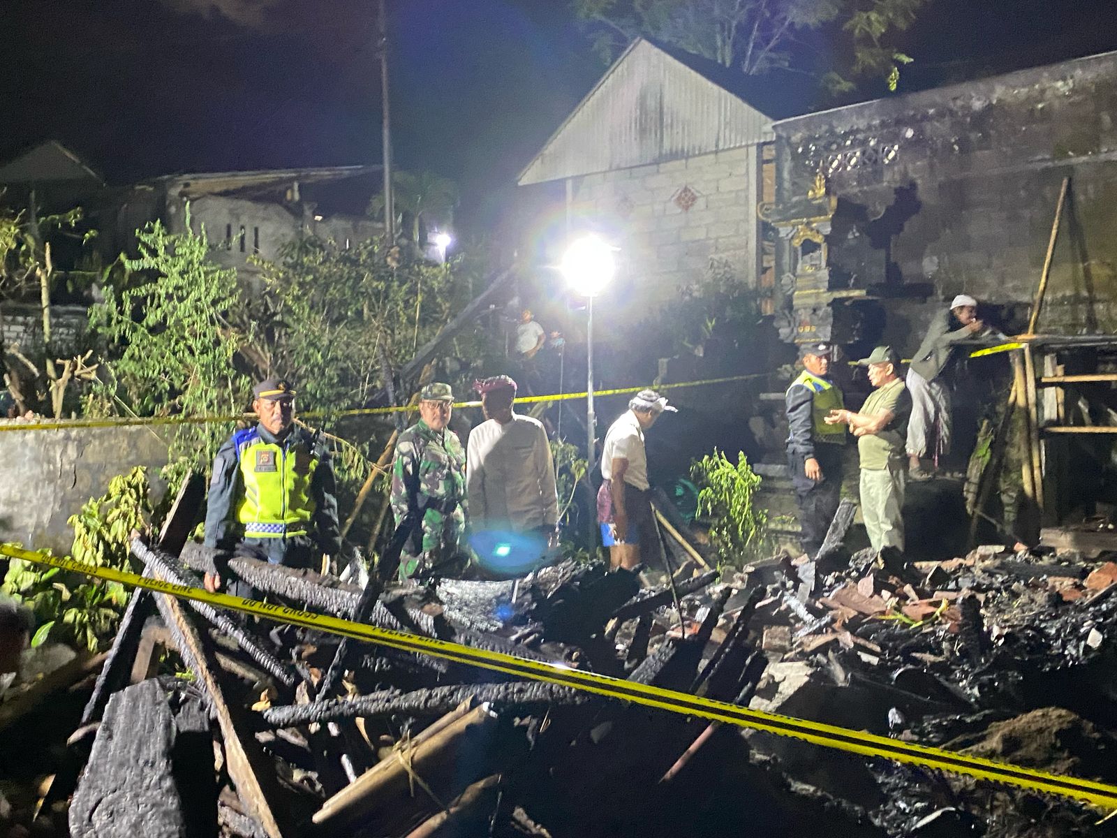 Peristiwa kebakaran bangunan dapur di Banjar Bias Kaja, Desa Abangsongan, Kecamatan Kintamani, Selasa (4/3/2025).