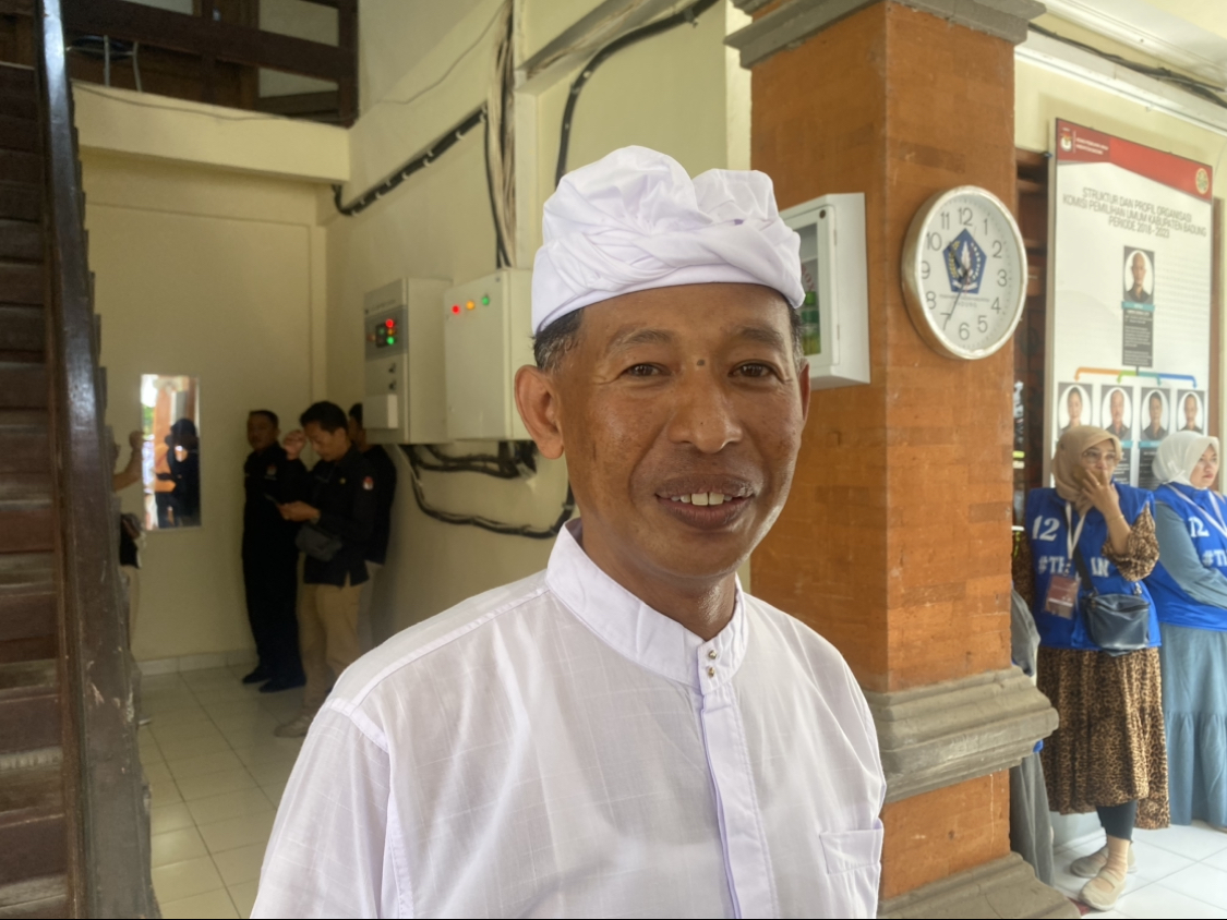 Anggota Konisi I DPRD Badung, I Wayan Puspa Negara yang meminta pemerintah menindak tegas pelanggaran.