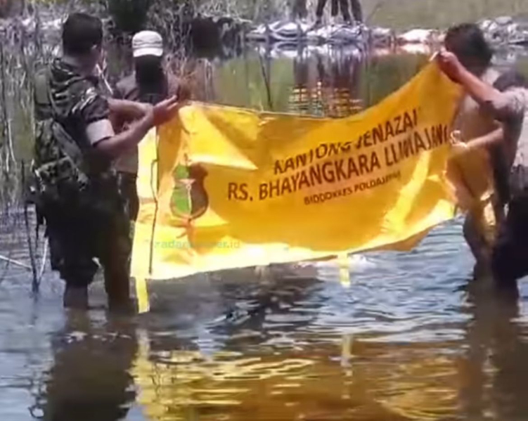 Warga Kertosari Dibuat Geger Penemuan Mayat di Kolam