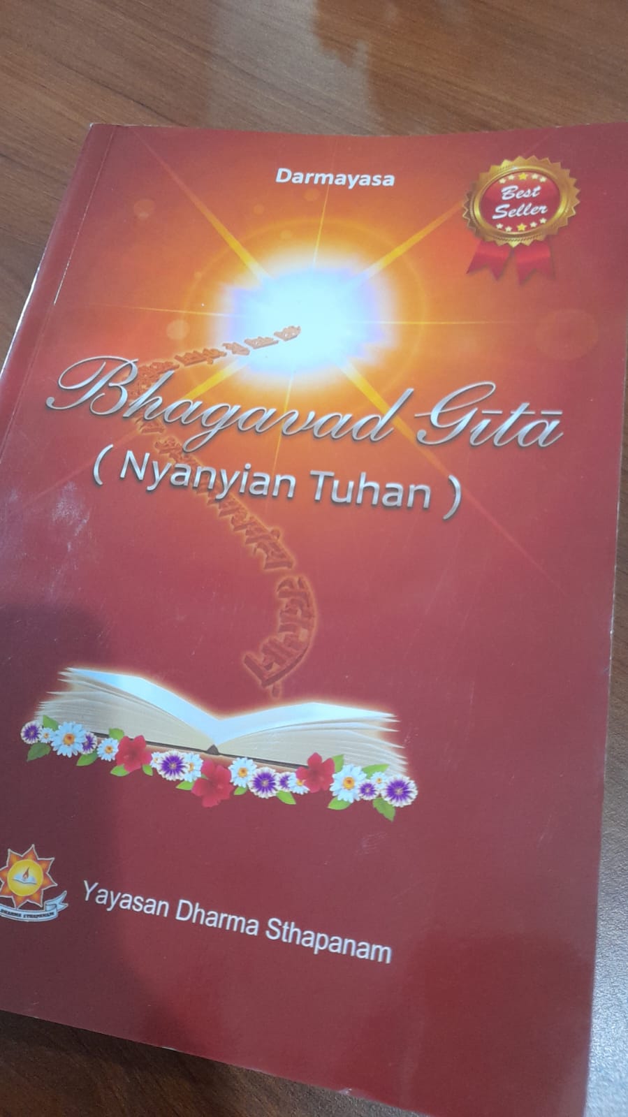 BUKU : Buku Bhagawad Gita.