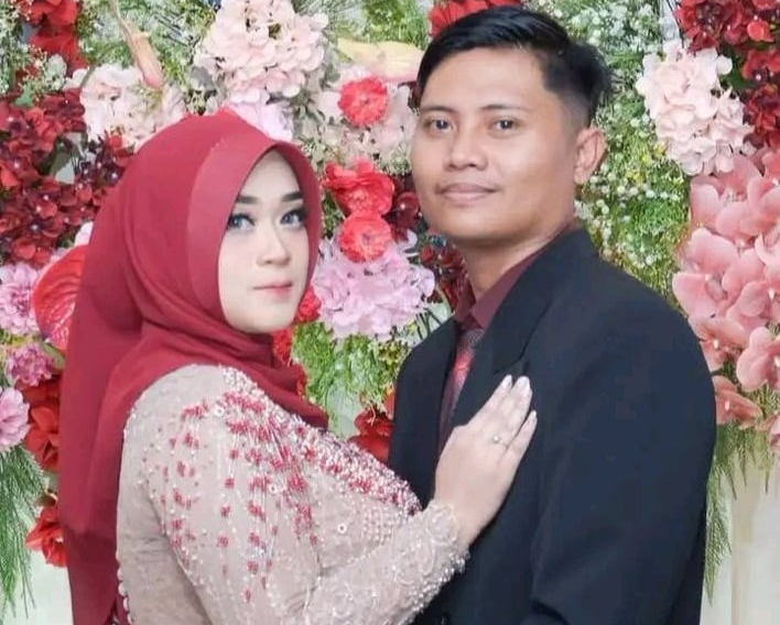 Bu guru Salsa menikah dengan Luqman Hakim