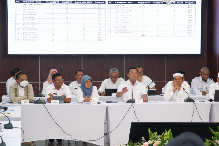 Menteri Nusron Akan Terbitkan Sertipikat HPL di Sempadan Sungai