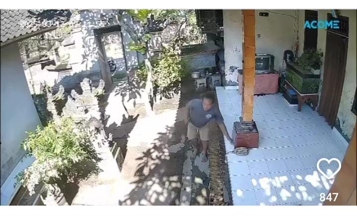 Terekam CCTV pencurian sebuah tas di Ubud