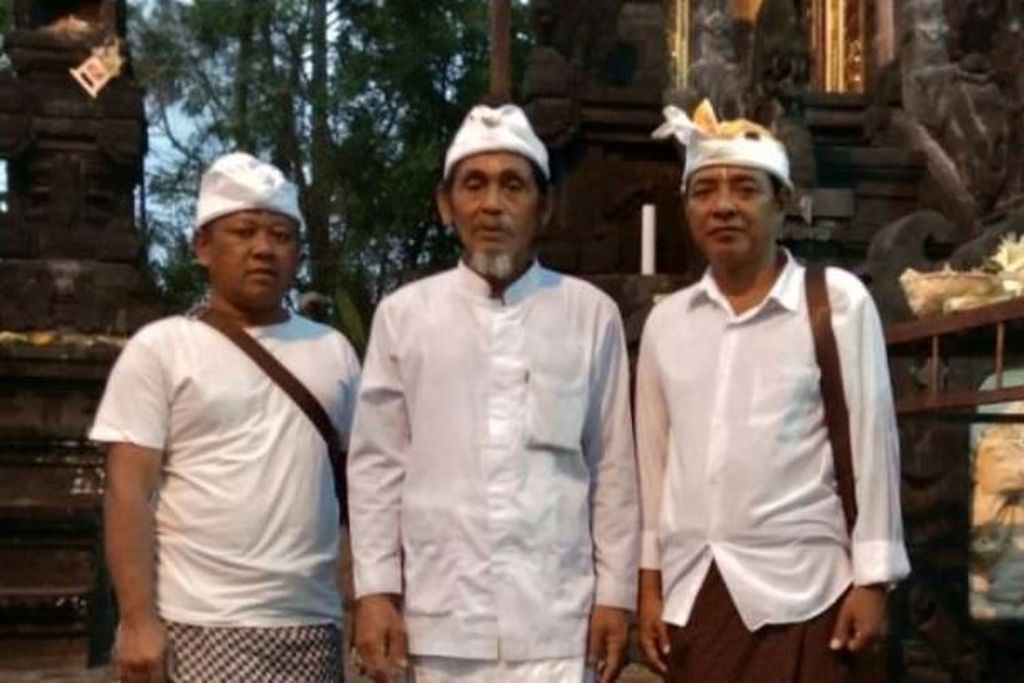 Pengempon Pura Luhur Sapuh Jagat