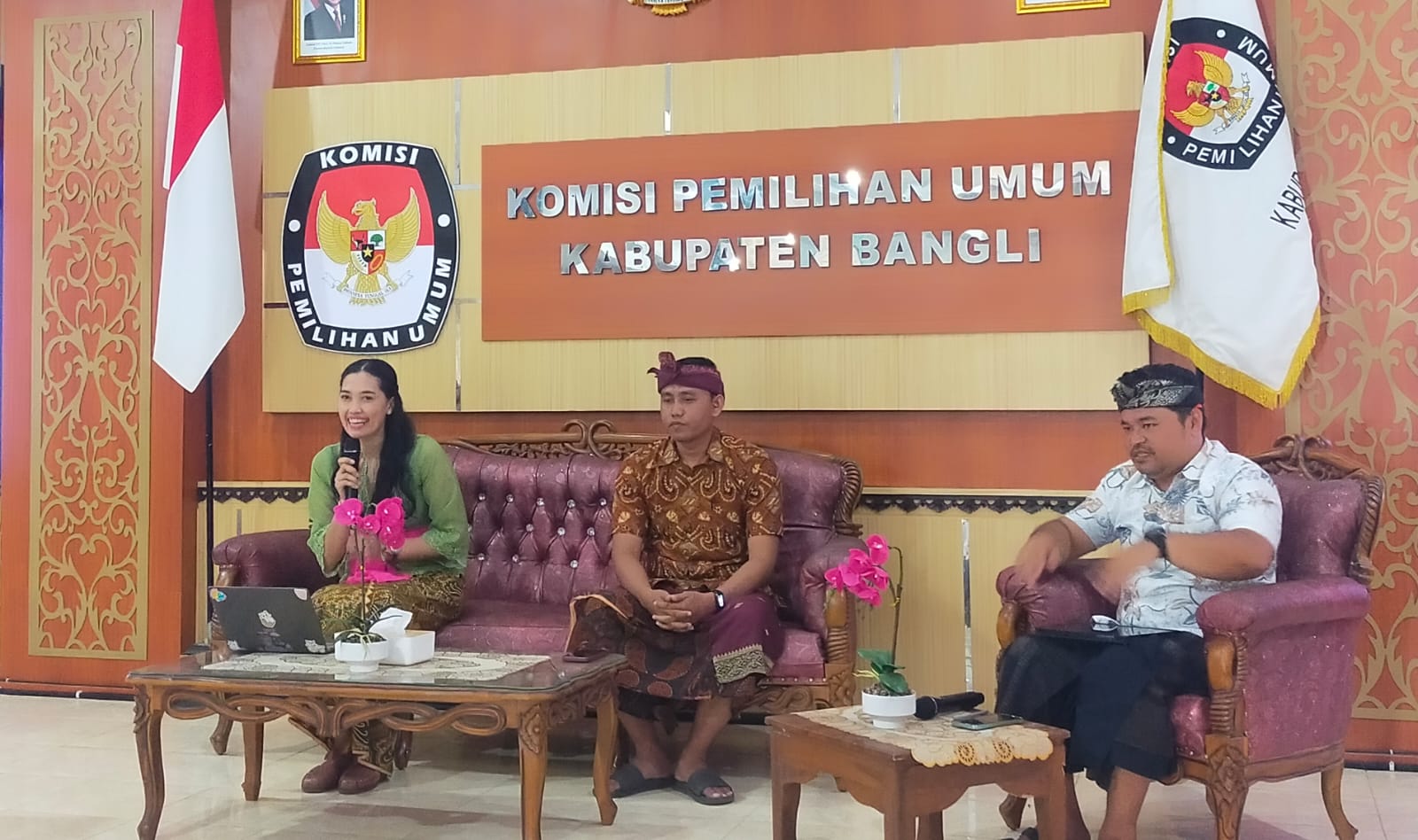 KPU menggelar FGD terkait penyampaian hasil kajian publik terhadap pelaksanaan pemilihan bupati dan wakil bupati Bangli 2024 di Kantor KPU Bangli pada Jumat (14/3/2025).